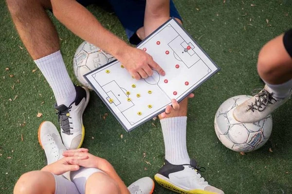 How Does the Coach Influence Your Football Match Betting Decisions?