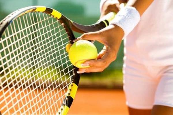 Betting on Break of Serve: Strategies for Tennis Game Outcomes